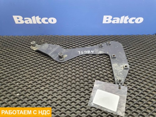 Кронштейн бампера левый