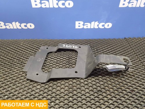 Кронштейн бампера левый