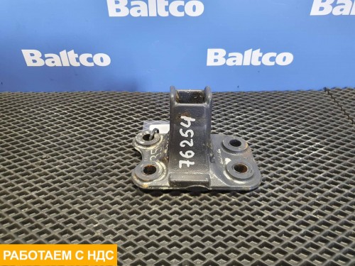 Кронштейн бампера левый