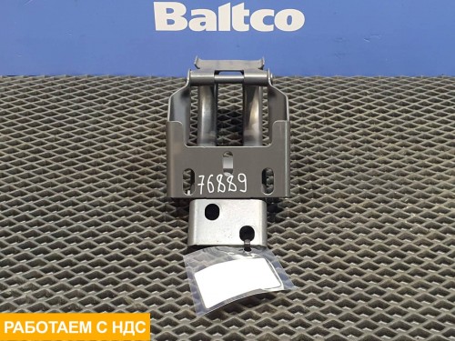 Петля инструментального ящика левая