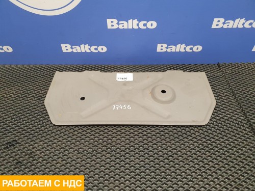 Крышка люка с инструментами