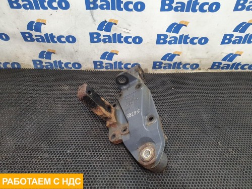 Кронштейн крепления передней рессоры левый